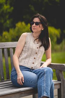 Button-down in BC Garn Bio Balance in Ivory with ribbing