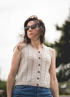 Button-down in BC Garn Bio Balance in Ivory with ribbing