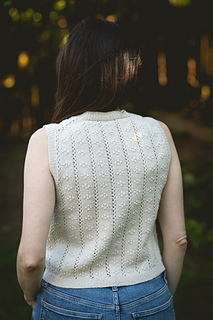 Button-down in BC Garn Bio Balance in Ivory with ribbing