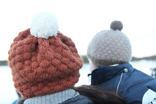 Bobblemellow lue og votter - Ann-Kristin Fugleberg