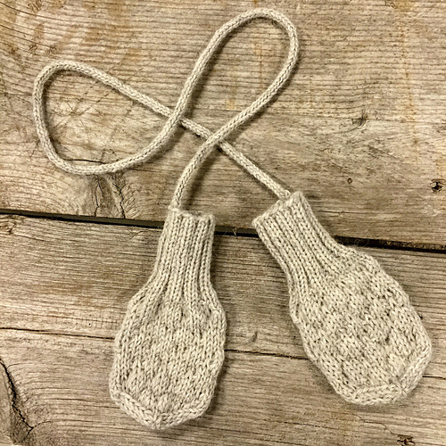 Bobblemellow lue og votter - Ann-Kristin Fugleberg