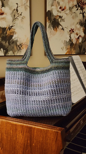All done. Now I just need to add the lining and a magnetic closure.