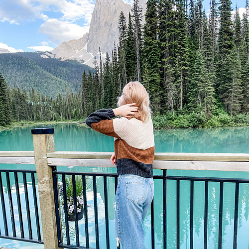 Rocky Mountain Colourblock Pullover photo 4