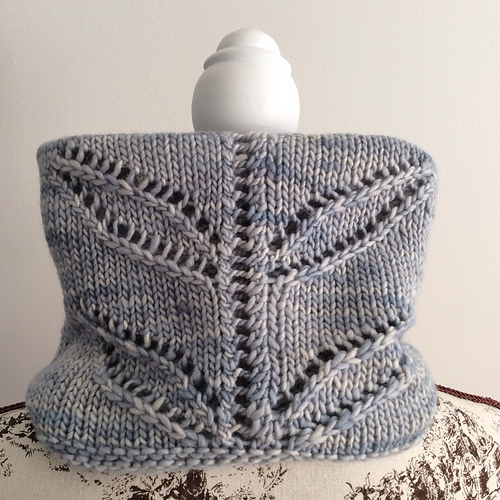 Ravelry: Leafmotif pattern by Susan Ashcroft