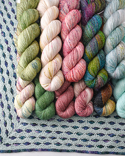 Iris Jubilee - Estrellita
Palm Valley - Yummy 2-Ply
Pipped to the Post by Helen Kennedy 