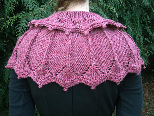 Collared Strikket Capéhette - mmfiberworks