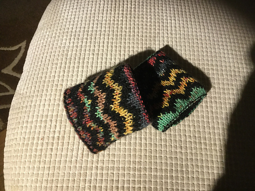Reversible Zigzag wristlet photo 2