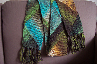 Multi-directional scarf