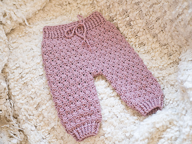 crochet baby trousers