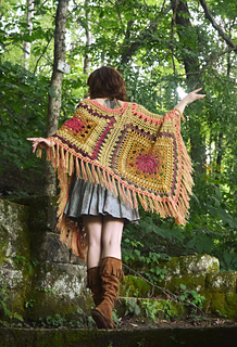 Ravelry: Kismet Poncho pattern by Regina Weiss