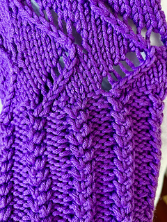 close up of ribbing and transition to madeira pattern