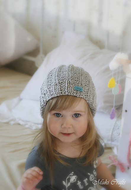 Olle slouch hat pattern by Muki Crafts