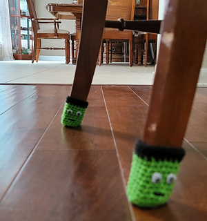 Frankenstein Chair Socks pattern
