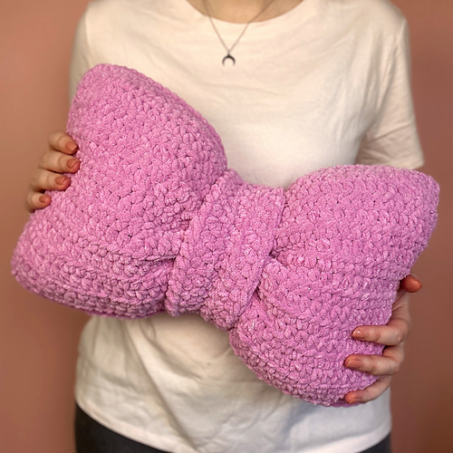 Bow pillow