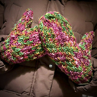 @christinescrochetedstuff
Yarn: Hand-dyed DK merino