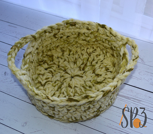 Simple Crochet Basket photo 3