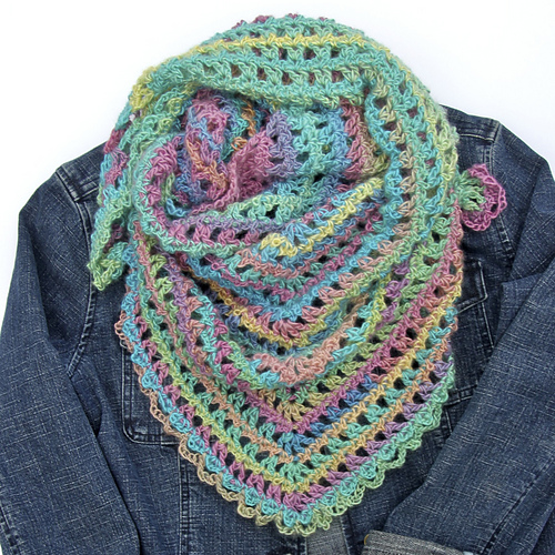 Ravelry Candy Kisses Triangle Scarf pattern by Tonya Bush