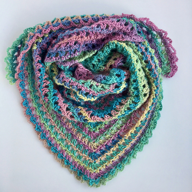 Ravelry Candy Kisses Triangle Scarf pattern by Tonya Bush