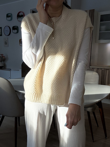 Ravelry: Pearl Texture Vest pattern by Natalja Ledvanova