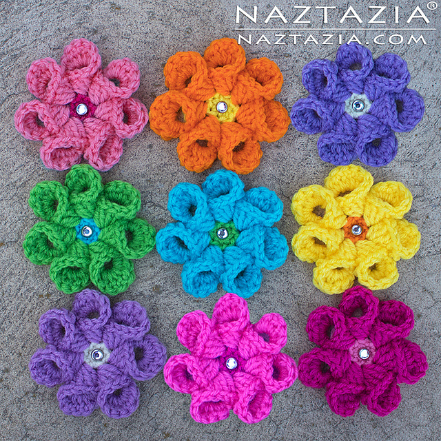 Ravelry Bell Petal Flower pattern by Naztazia