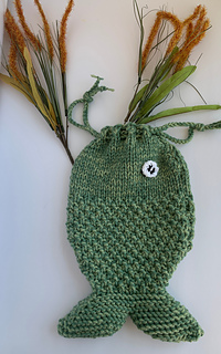 Ravelry: Ocean Fish Purse pattern by Frugal Knitting Haus