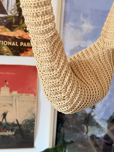 archer scrap yarn bag - crochet photo 4