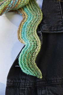 Tilde Scarf knit in Urth Uneek Fingering 3043, size 1