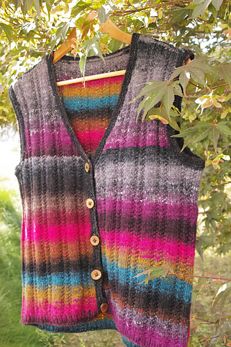 ＃5 Striped Pattern Vest（たて縞模様のＹネックベスト） 다른 모습 2