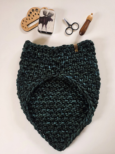 Pinecone Bandana Cowl