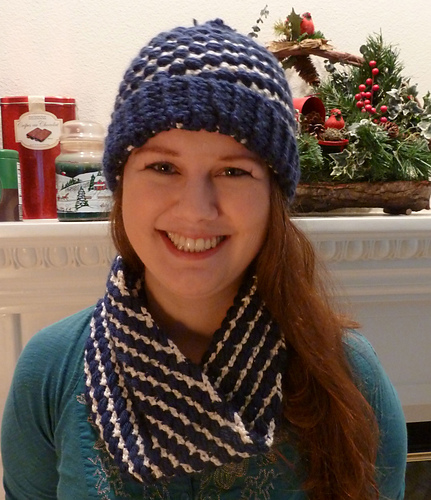 Edinburgh Hat and Cowl photo 2