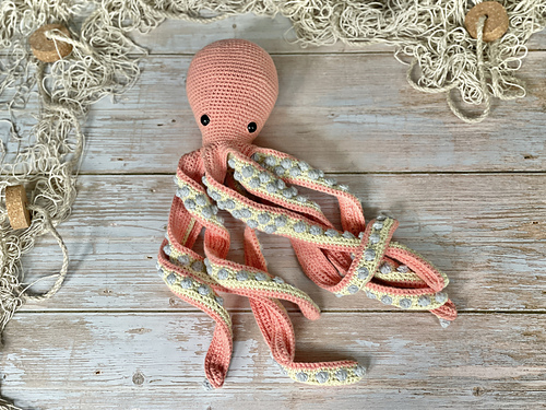 Ingrid the Octopus Amigurumi photo 4