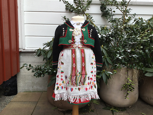 Aust-Agder bunad - Anne Grethe Douzette