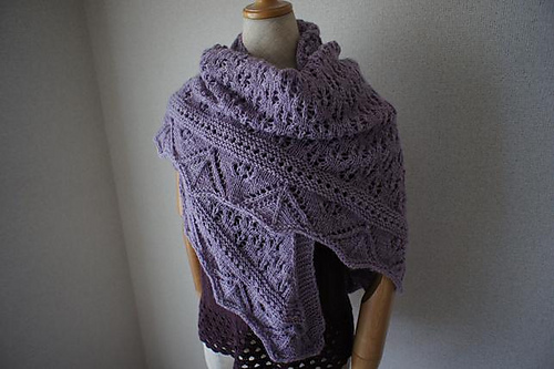 p.18 Triangular shawl(三角ショール) 다른 모습 1