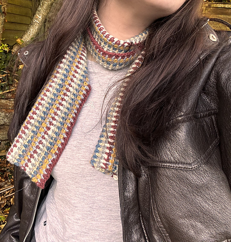Kays' Scarf 1