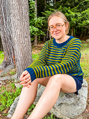 Ola’s sister in size C → +2.25 in (6 cm) ease. Made with Catskill Merino.