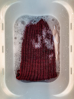 Summit 4+2 in Catskill Merino Lace in Tibetan Red, size C, WIP: blocking