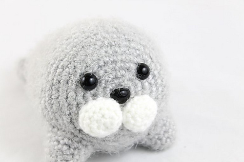 Baby Seal Amigurumi - StringyDingDing