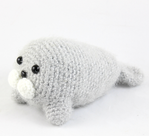 Baby Seal Amigurumi - StringyDingDing