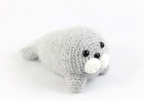 Baby Seal Amigurumi - StringyDingDing