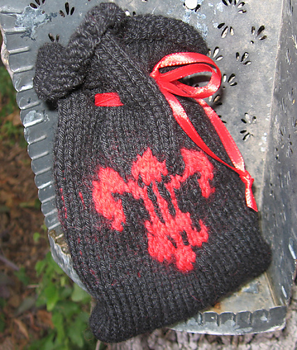 Fleur de Lis Pouch photo 2