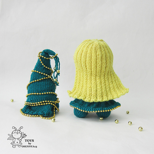 Ravelry Pebble doll in the Christmas Tree dress pattern by Olga