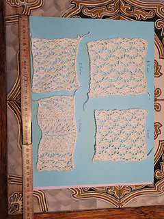 KFO Pure Silk swatches. I made a mistake somewhere near the top of the 2.5mm swatch and didn't bother correcting or finishing it, which is why it's a bit shorter.