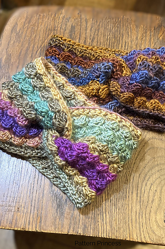 Bramble Twist Easy Ear Warmer