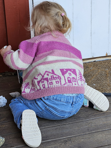 Liten bygenser med raglanfelling - bypiaprikk