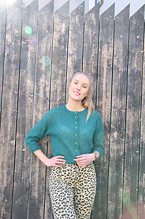 Crop Cardigan / Kort cardigan pattern by Anna & Heidi Pickles