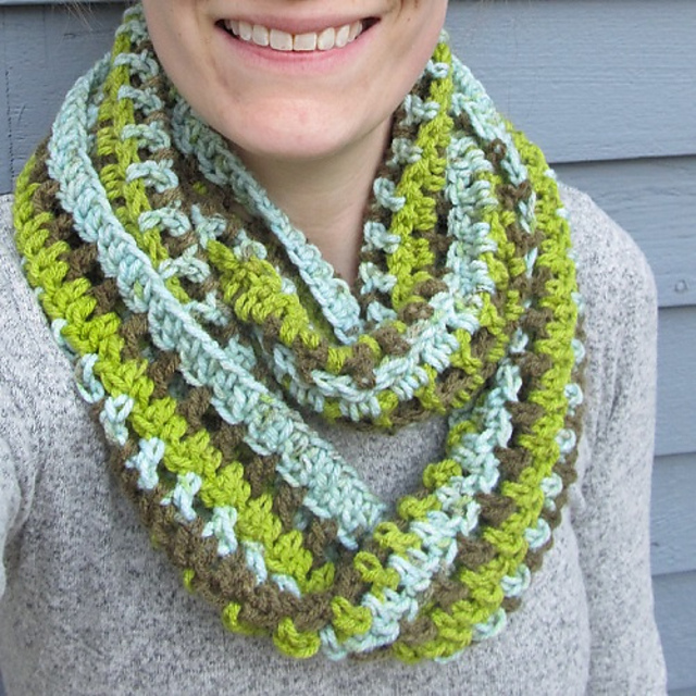 Super Easy Infinity Scarf