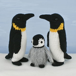 Emperor Penguin Family: Emperor Penguin & Baby Emperor Penguin