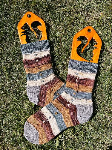 Ravelry: Little Shell Socks pattern by Natasha Kaitlin