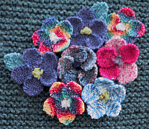 Apr_24_Small_Simple_Flower_med