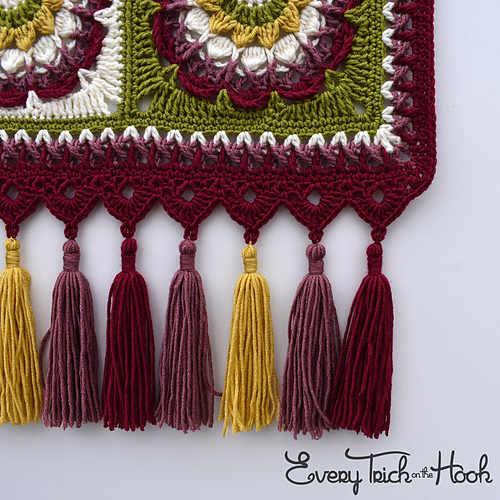 Ravelry Magic Carpet Edge pattern by Polly Plum